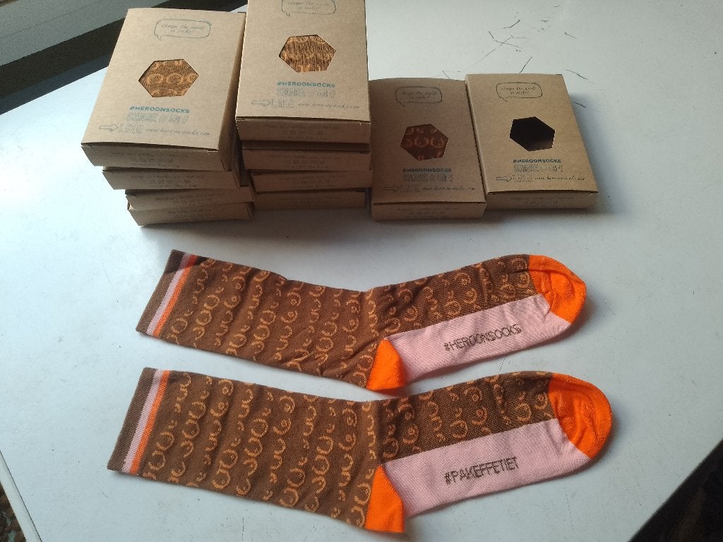 10 paar kousen sokken nieuw 40 - 44 kwaliteit in doosje, Kleding | Heren, Verzenden, Nieuw, Maat 39 t/m 42, Hero on socks