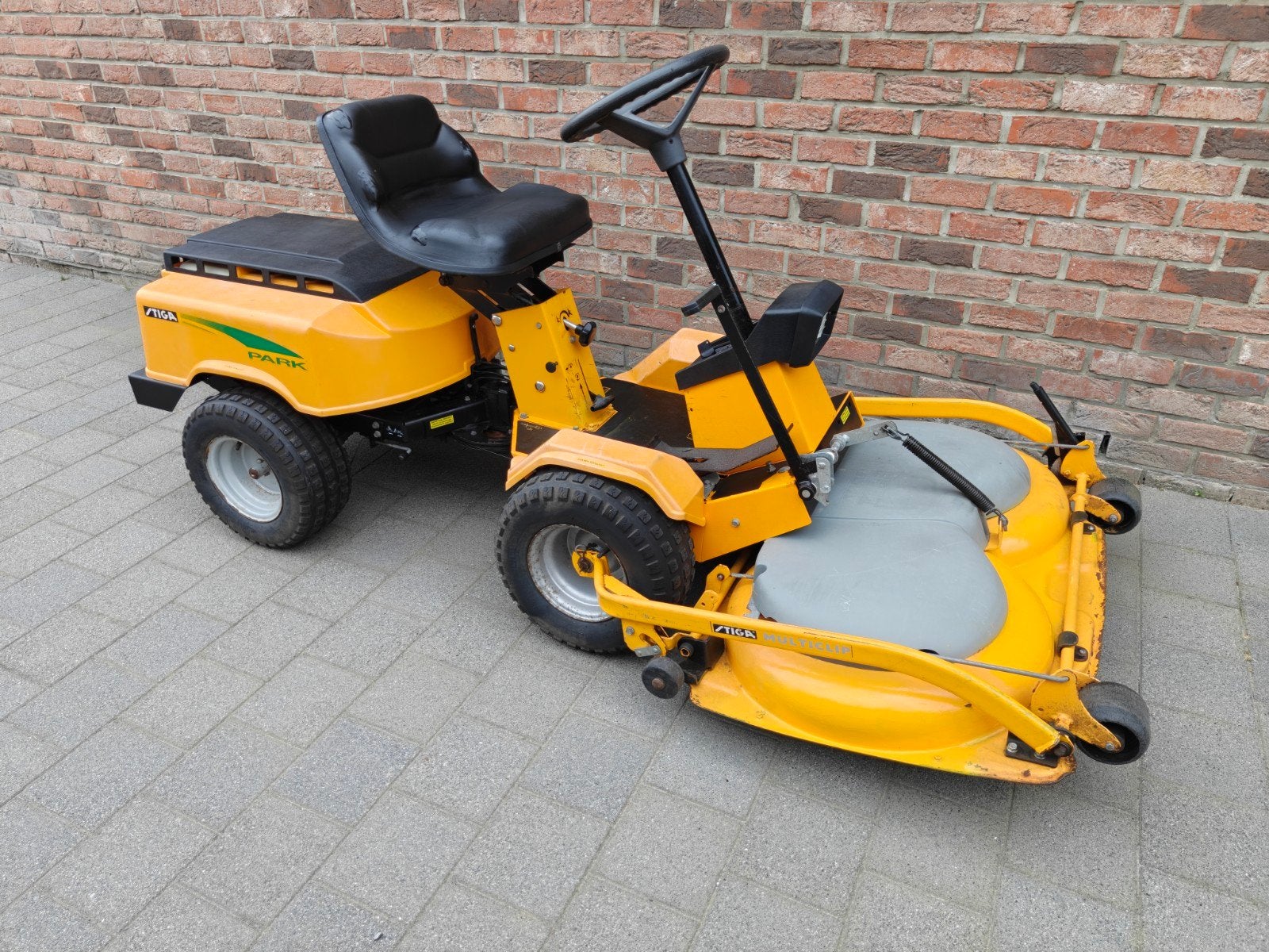 zitmaaier stiga park frontmaaier 107 CM maaibreedte, Ophalen, Gebruikt, Stiga, Elektrische starter