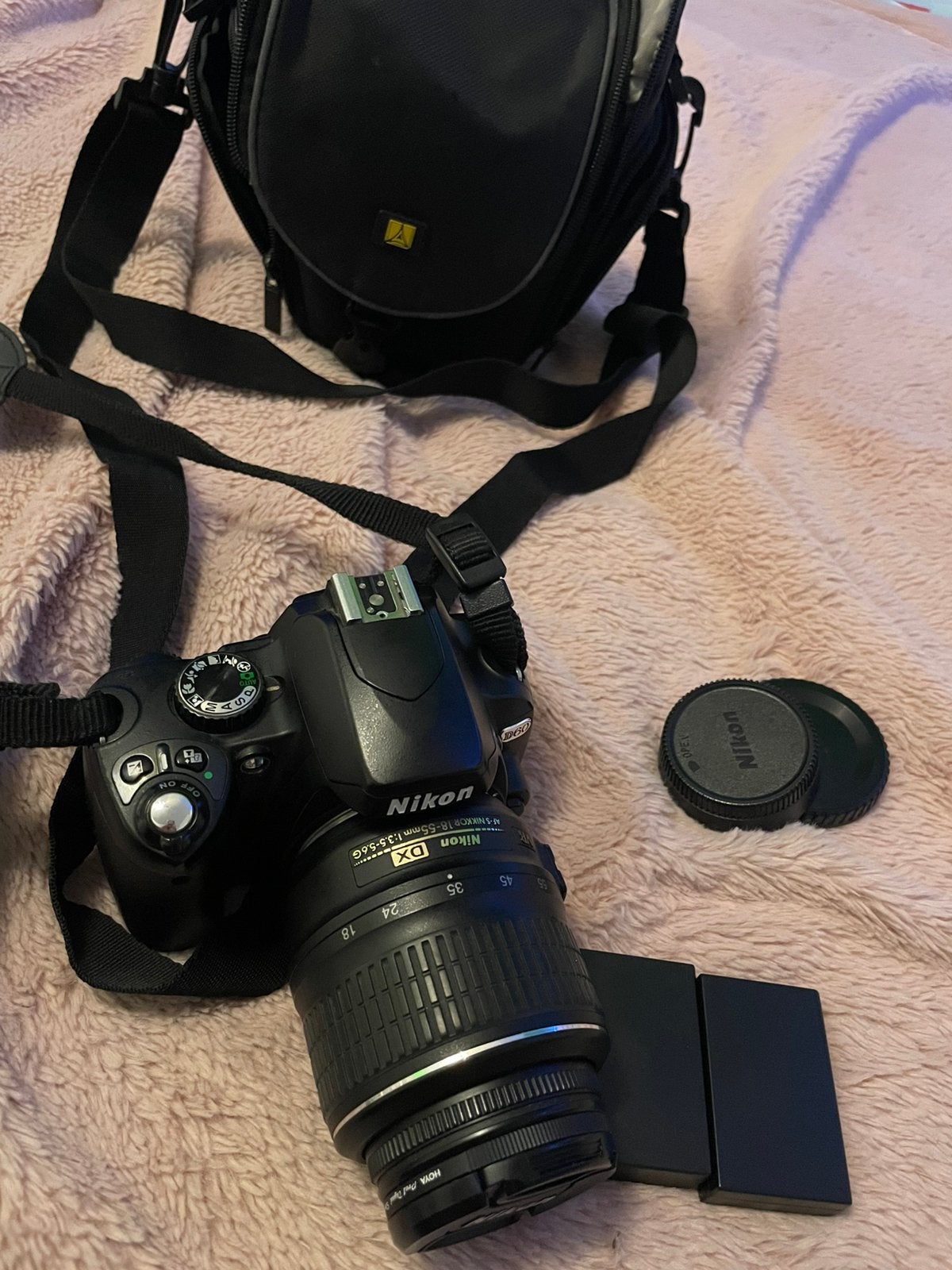 Nikon D60, Enlèvement, Comme neuf, Nikon