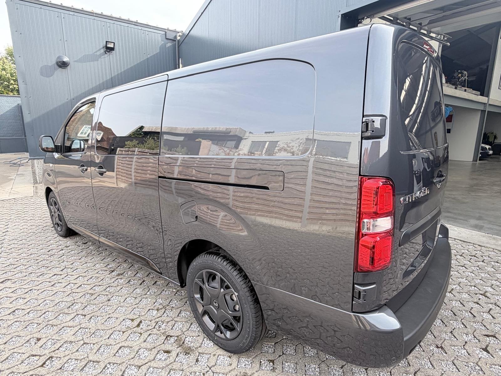 Citroën Jumpy 6 plaatsen - NIEUW/AUTOMAAT - 32148€+, https://public.car-pass.be/vhr/a95c44e3-5b89-4a2a-b1ad-ea2090dc36b8, Stof