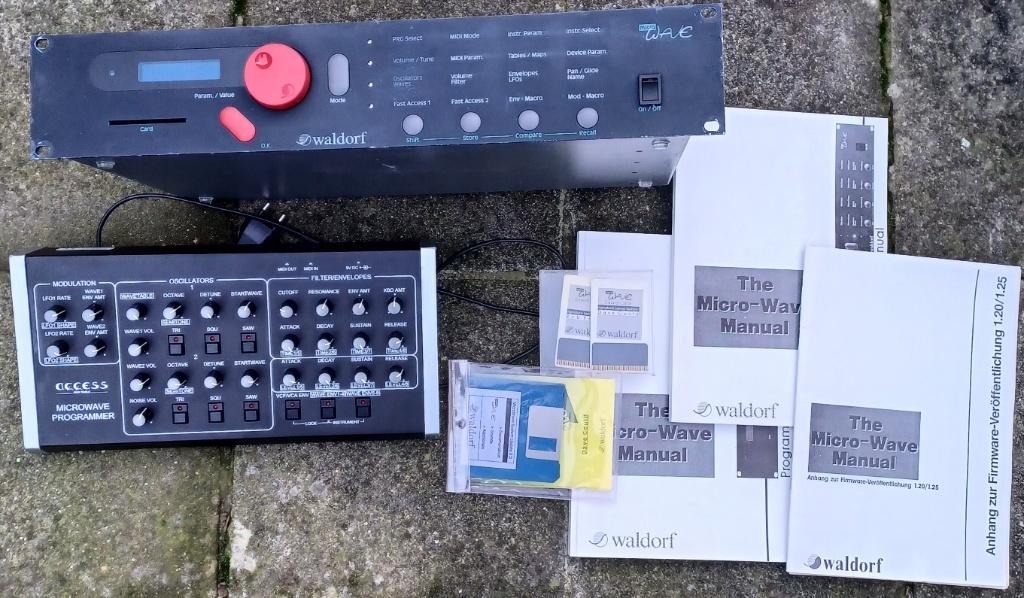Allerlei synthesizers te koop/(In)Ruil., 61 touches, Enlèvement ou Envoi, Roland, Avec valise ou flightcase