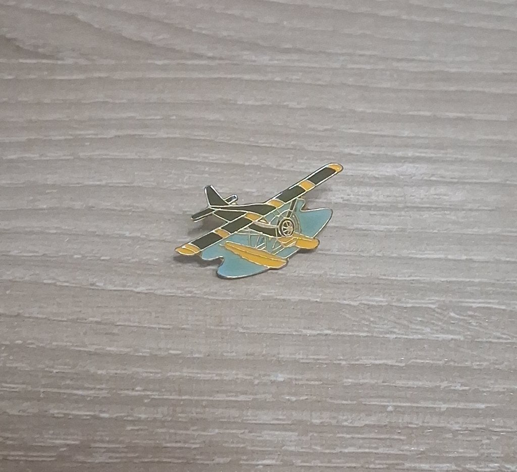 PIN - WATERVLIEGTUIG - VLIEGTUIG - AVION - PLANE, Verzamelen, Verzenden, Gebruikt, Transport, Speldje of Pin