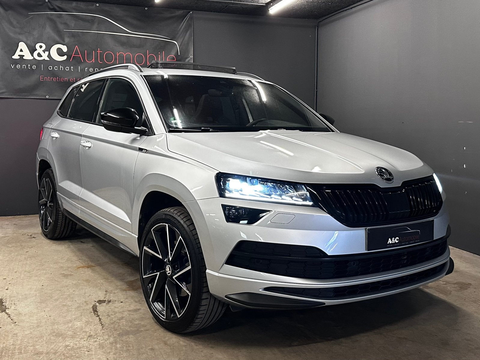 Skoda Karoq Sportline - Pano - Automatique, Autos, Bluetooth, Argent ou Gris, Achat, Entreprise