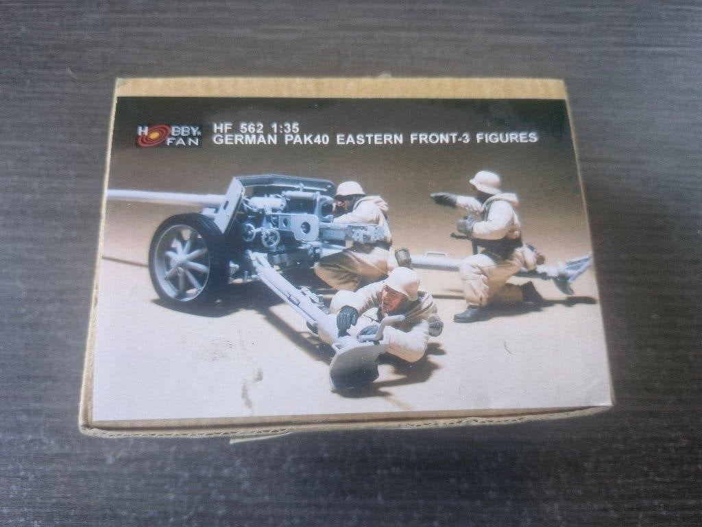 Hobby Fan 1/35 German PaK40 Eastern Front Crew 3 Figs., Hobby en Vrije tijd, Ophalen of Verzenden, Nieuw, 1:35 tot 1:50, Figuur of Figuren