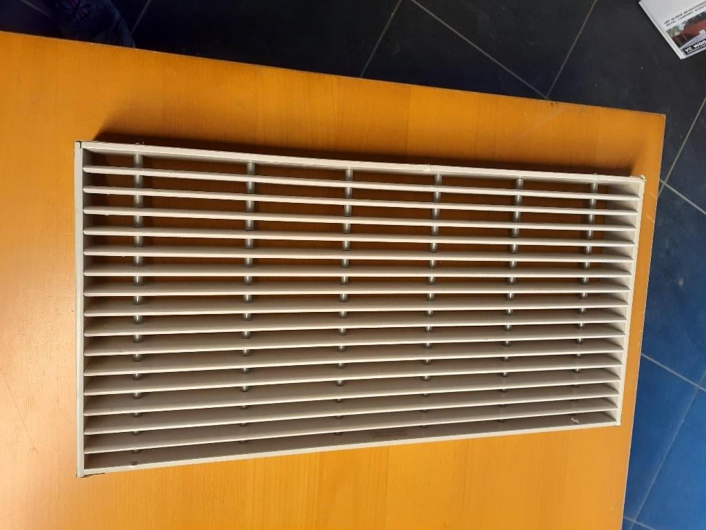 Grille à persiennes résistante au feu., Enlèvement, Comme neuf, Autres matériaux, 20 à 50 mm