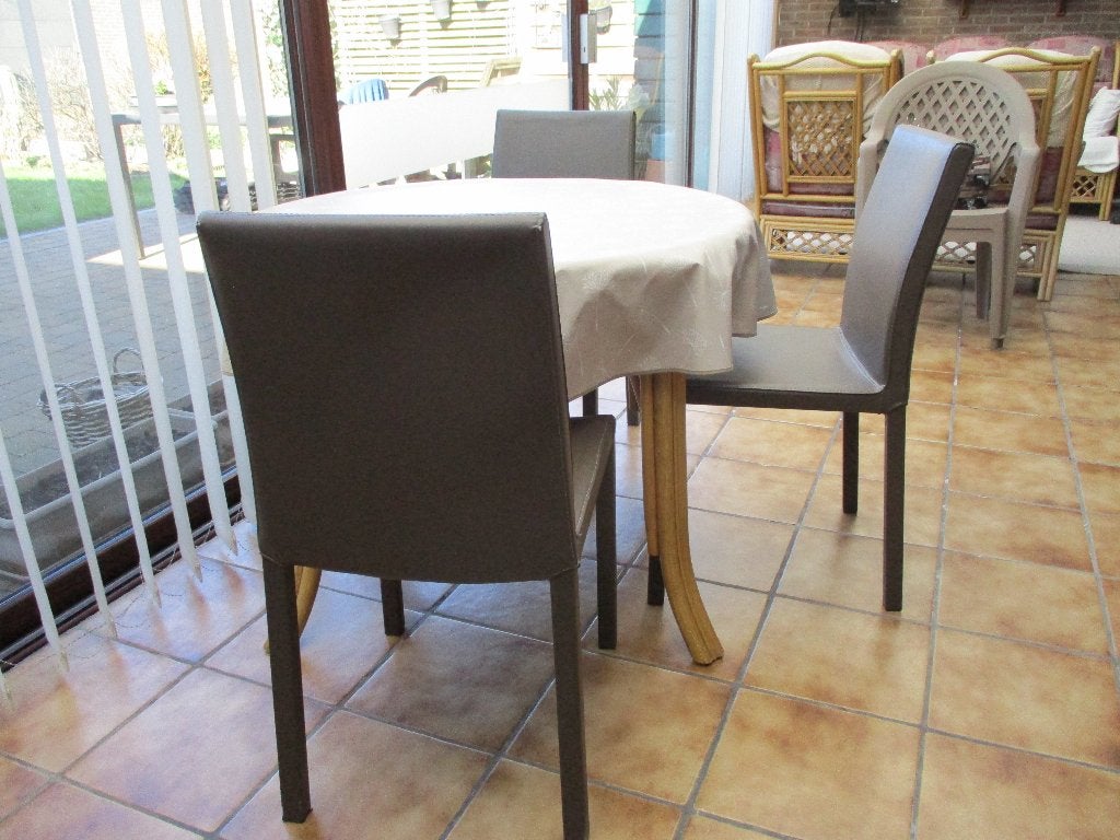 Gratis 4 keukenstoelen, Maison & Meubles, Chaises, Autres couleurs, Synthétique, Enlèvement, Utilisé