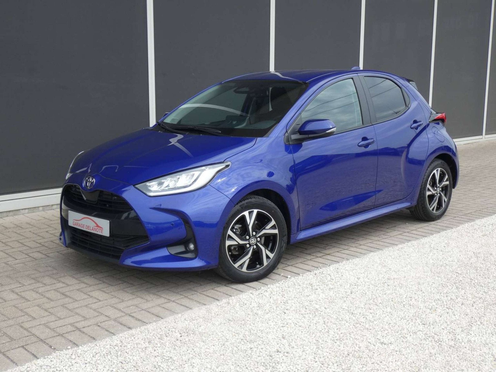 Toyota Yaris Hybrid *ICONIC+Hi-tech pack* +Parkeersensoren V, 91 g/km, Achat, Entreprise, 1165 kg