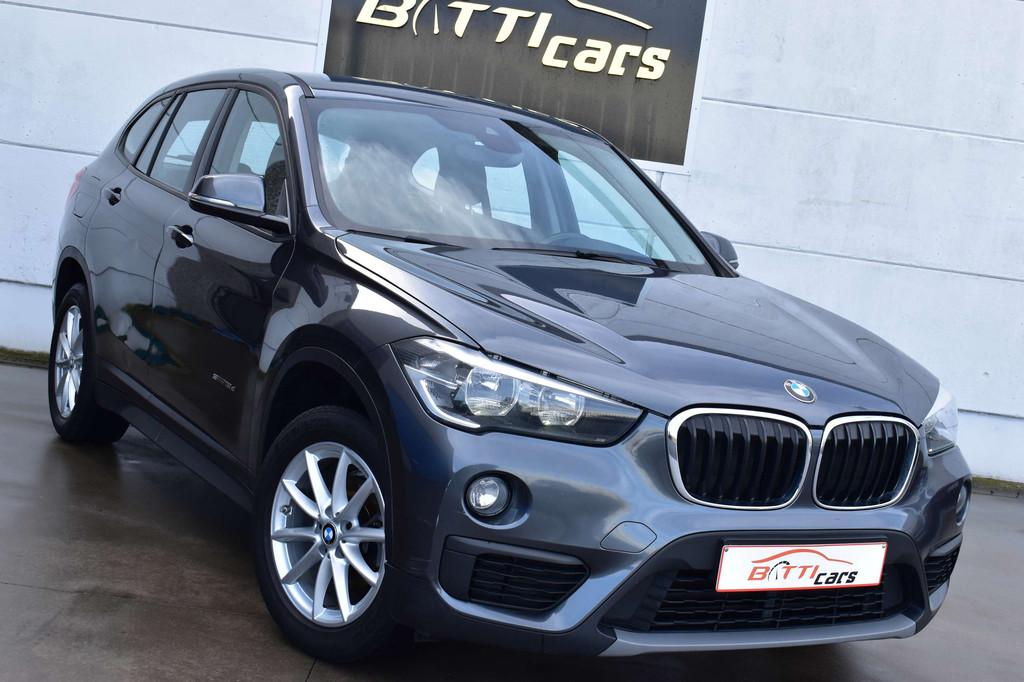 BMW X1 1.5d sDrive16* Airco* Cruise Control* 17" Velgen, Auto's, Stof, Gebruikt, 116 pk, 2020 kg