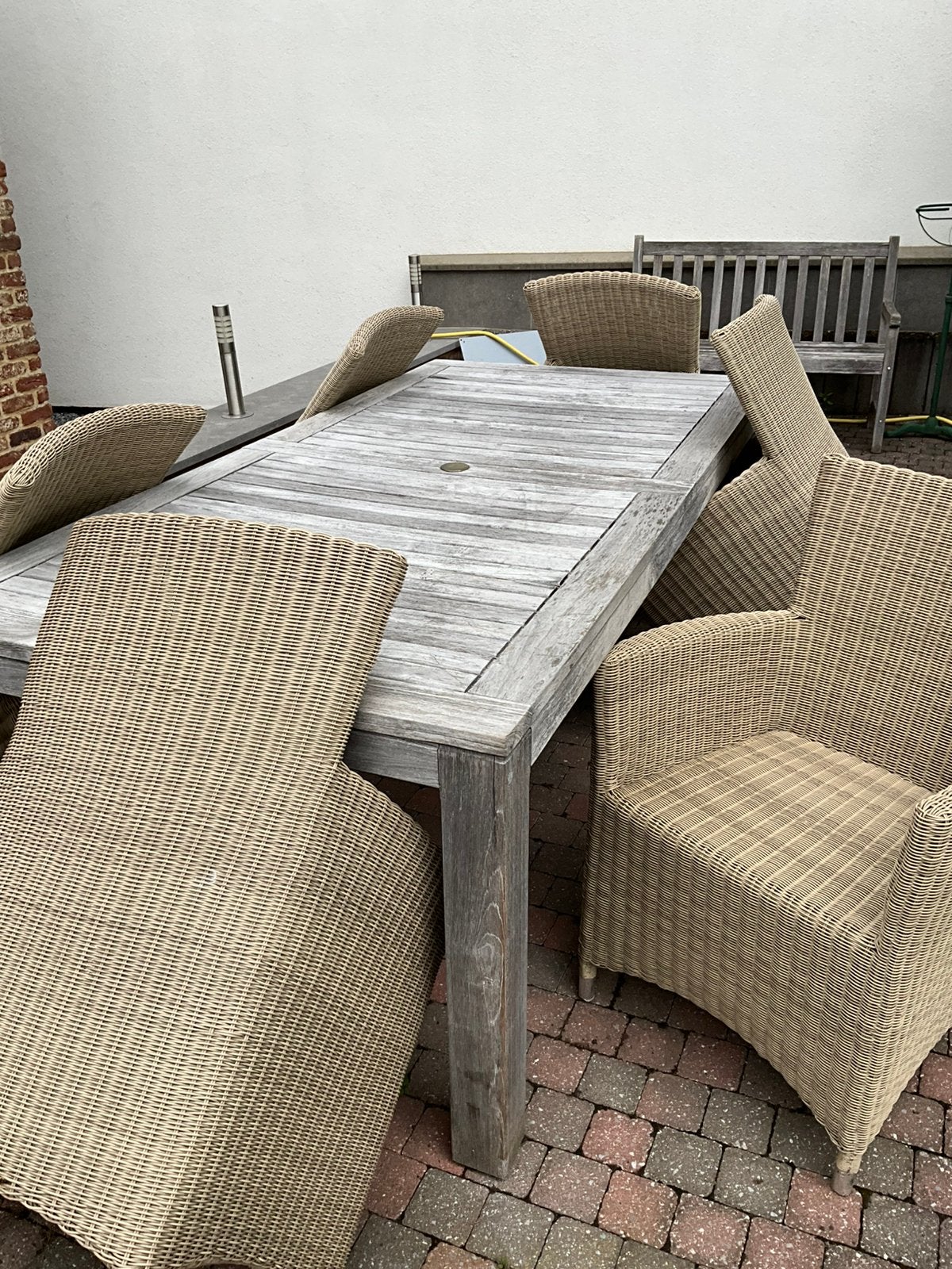 Tuintafel en rieten zetels, Tuin en Terras, Tuinsets en Loungesets, Gebruikt, Tuinset, Teakhout, 8 zitplaatsen, Eettafel, Ophalen