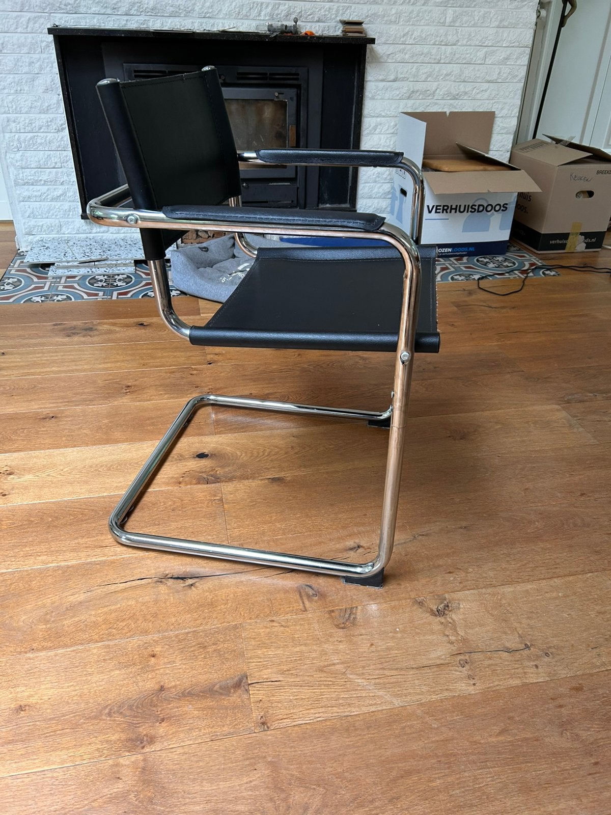 1 zwarte met chroom stoel, Maison & Meubles, Chaises, Enlèvement, Utilisé, Noir, Une