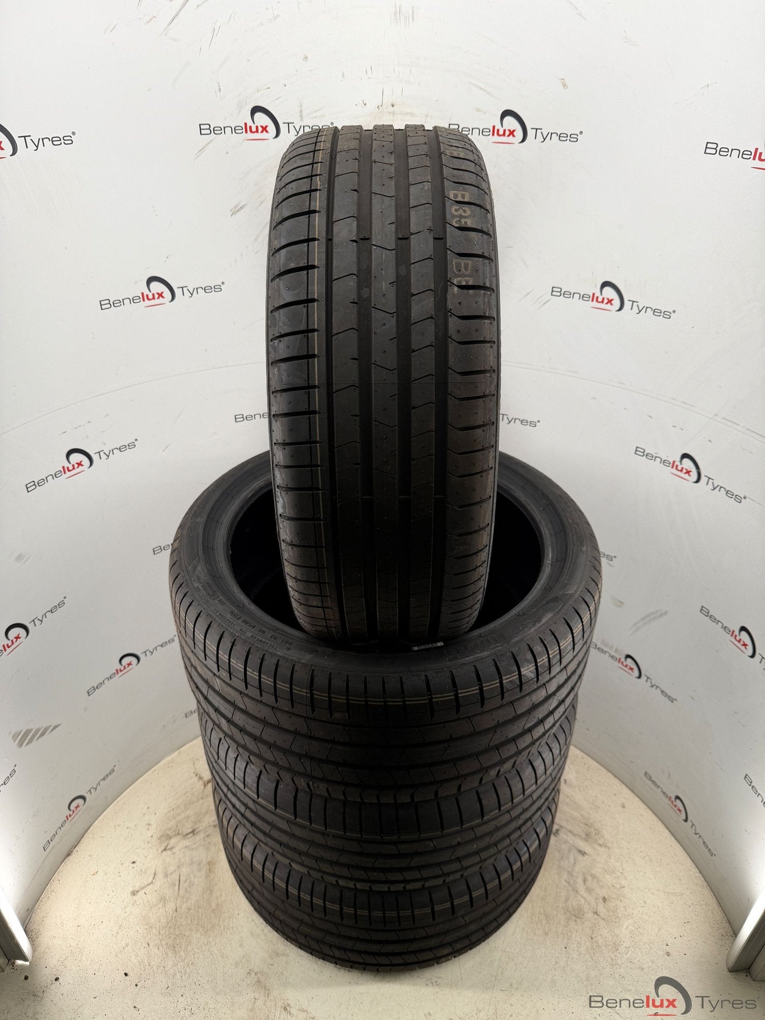 nieuw 225/40R19 255/35R19 Pirelli 225/40 255/35 R19 BMW 3 4, Auto-onderdelen, 19 inch, 255 mm, -, -