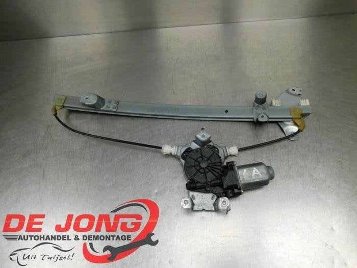 Mécanique vitre 4portes arrière gauche d'un Nissan Navara, -, 3 mois de garantie, Utilisé, -