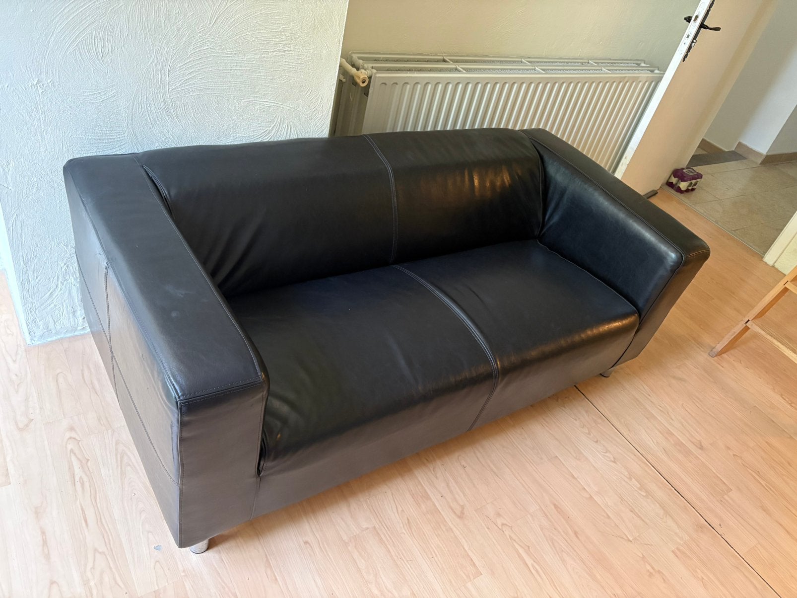 Zwarte leren 2 zit zetel, Maison & Meubles, Canapés | Salons, Banc droit, Comme neuf, Enlèvement, Cuir