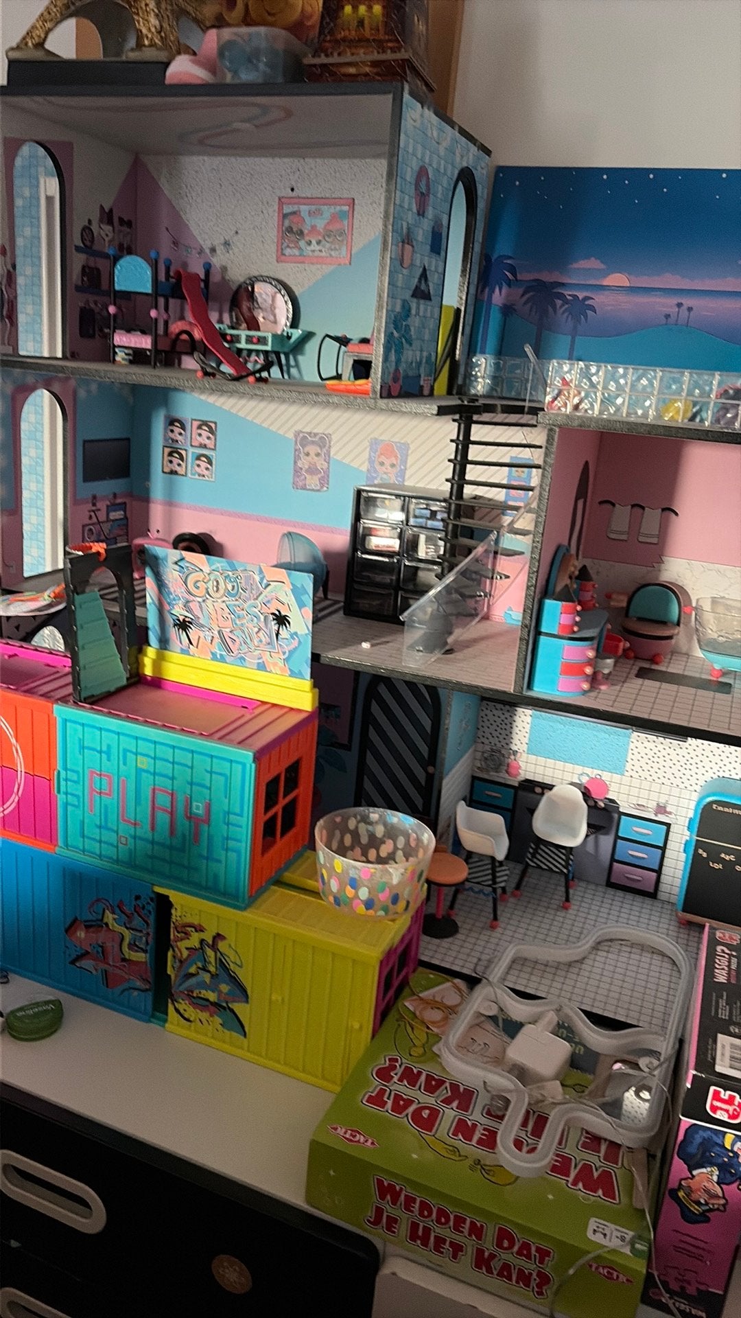 Lol surprice speelhuis + auto - vliegtuig - containers, Kinderen en Baby's, Ophalen, Gebruikt