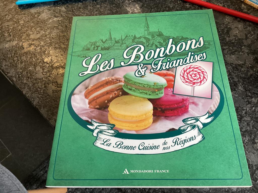 Livre de cuisine, Ophalen, Zo goed als nieuw