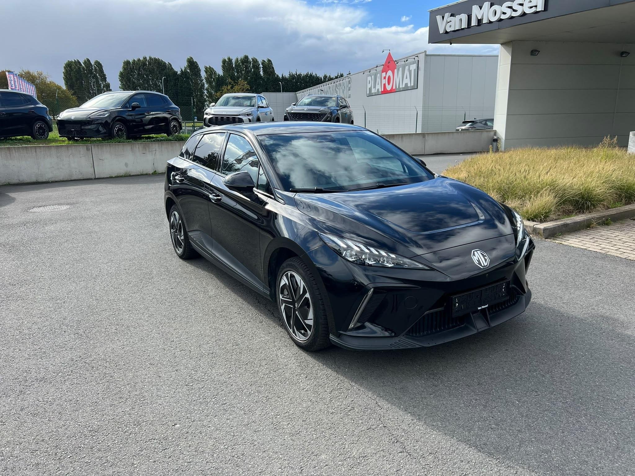 MG MG4 64 kWh Luxury (automatique), Autos, Assistance au freinage d'urgence, Achat, Carnet d'entretien, 5 portes