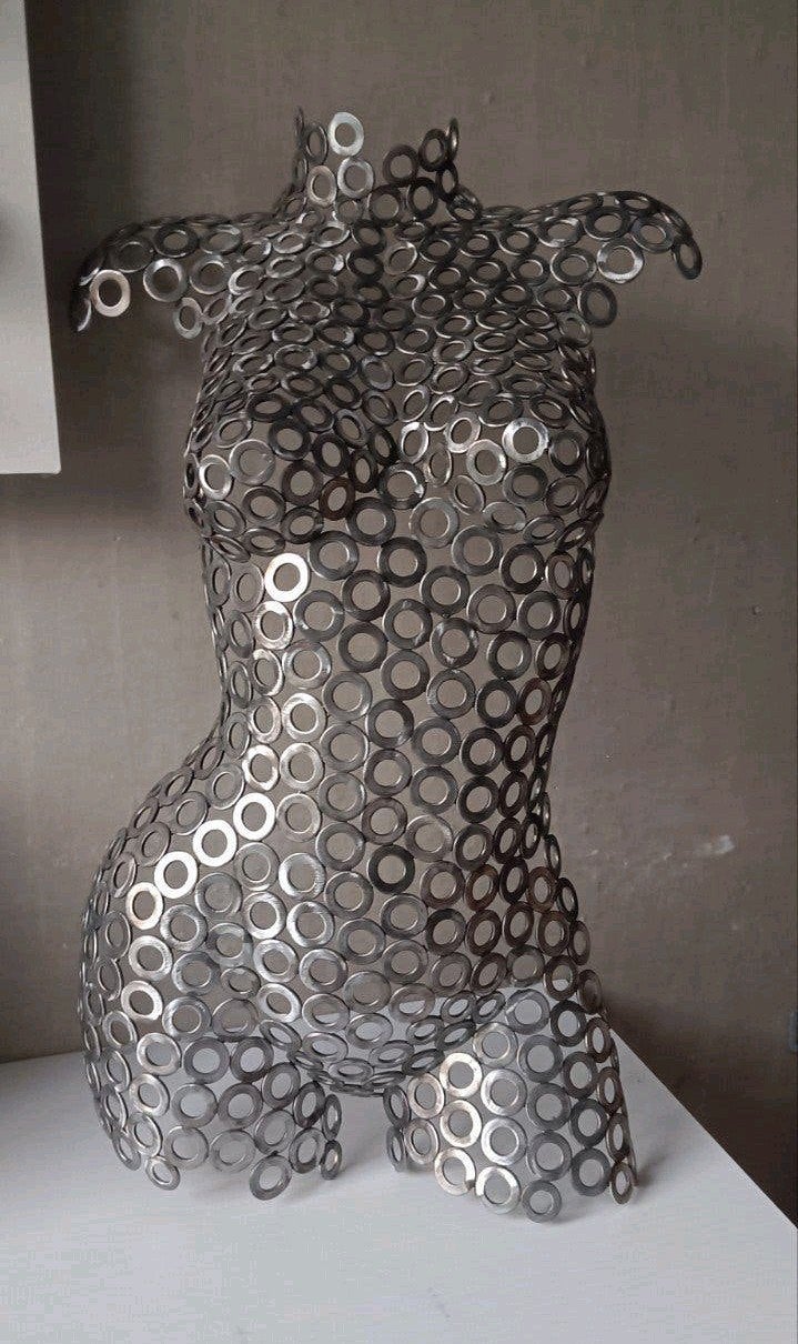 Torse en métal pour femme, Enlèvement