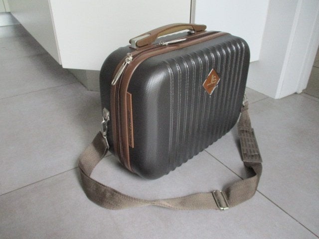 Jean louis scherrer beautycase hardcase reiskoffer make-upta, Handtassen en Accessoires, Ophalen of Verzenden, Gebruikt, Bruin