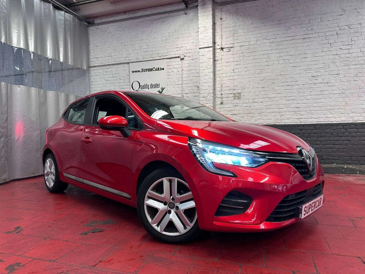 Renault Clio Clio 1.0 TCe Corporate Edition * BLTH * GPS * 2, Autos, Rouge, Euro 6, Entreprise, Boîte manuelle