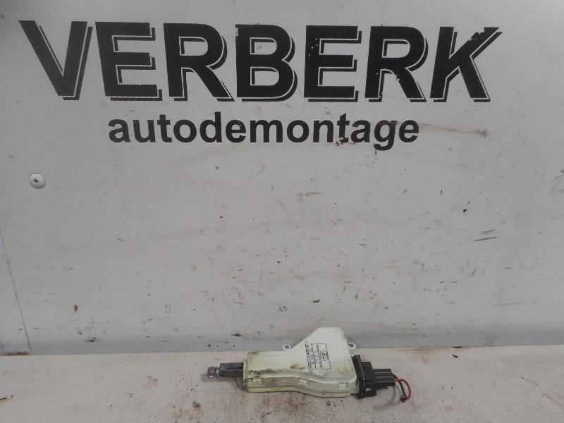 CENTRALE VERGRENDELING MOTOR ACHTERKLEP Ford Mondeo II, Gebruikt, Ford
