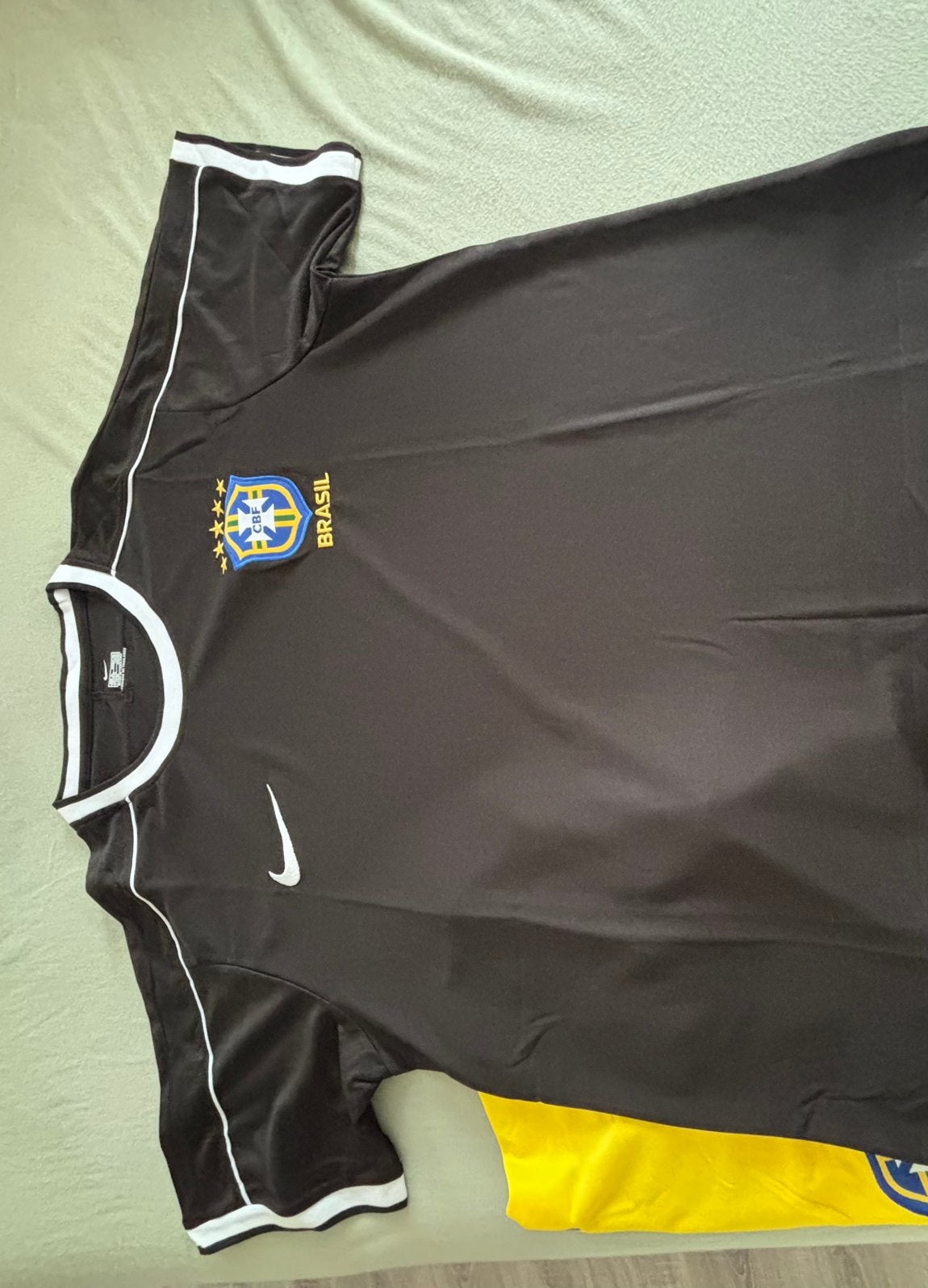 Maillot Brésil taille L, Enlèvement ou Envoi, Comme neuf