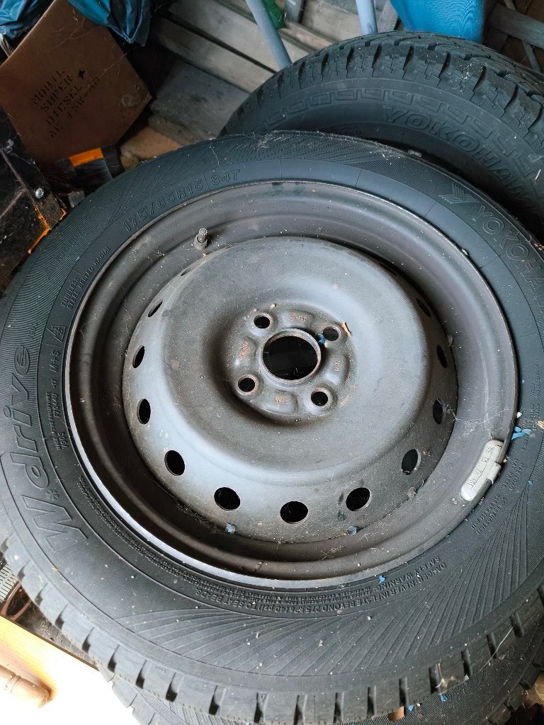 4 Roues Hiver 175/65 R15 84T- Suzuki Swift (Entraxe 4x100), Autos : Pièces & Accessoires, Pneus hiver, Véhicule de tourisme, Enlèvement