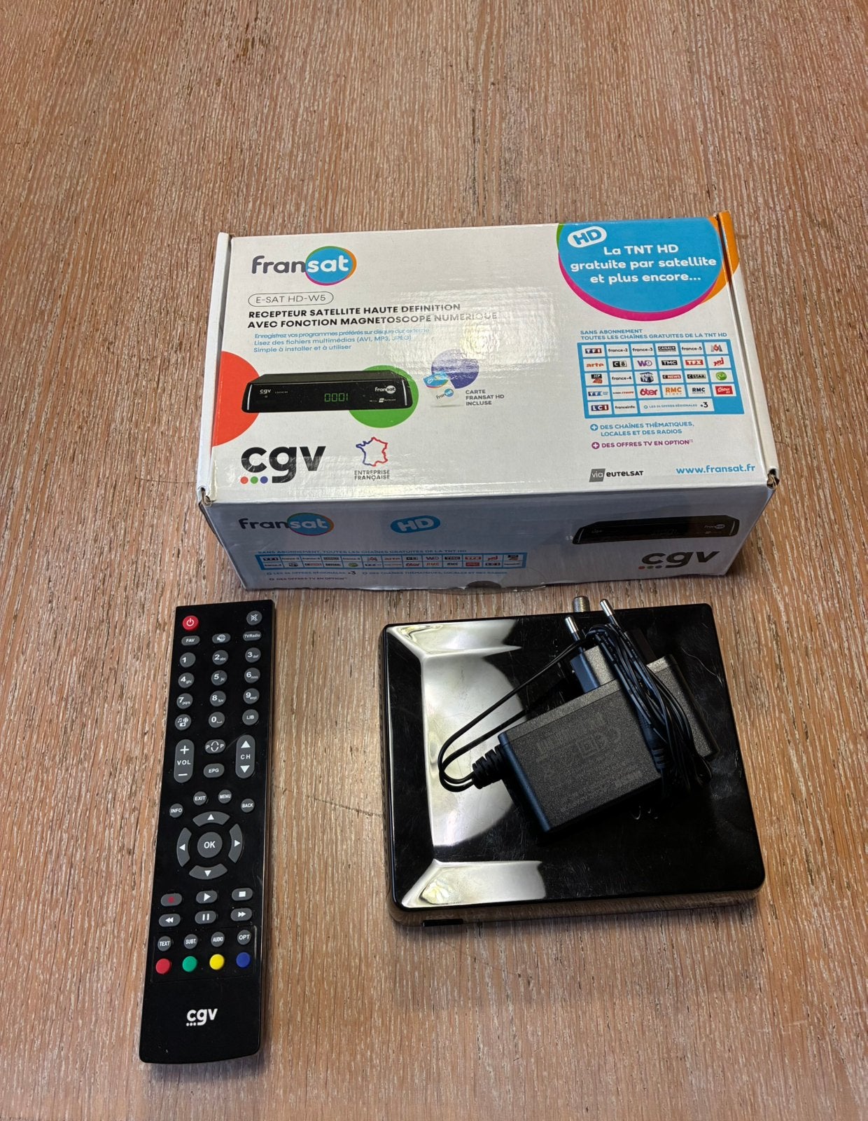 récepteur numérique  FRANSAT CGV E-SAT HD-W5, Audio, Tv en Foto, Ophalen of Verzenden, Zo goed als nieuw, (Schotel)antenne-accessoires