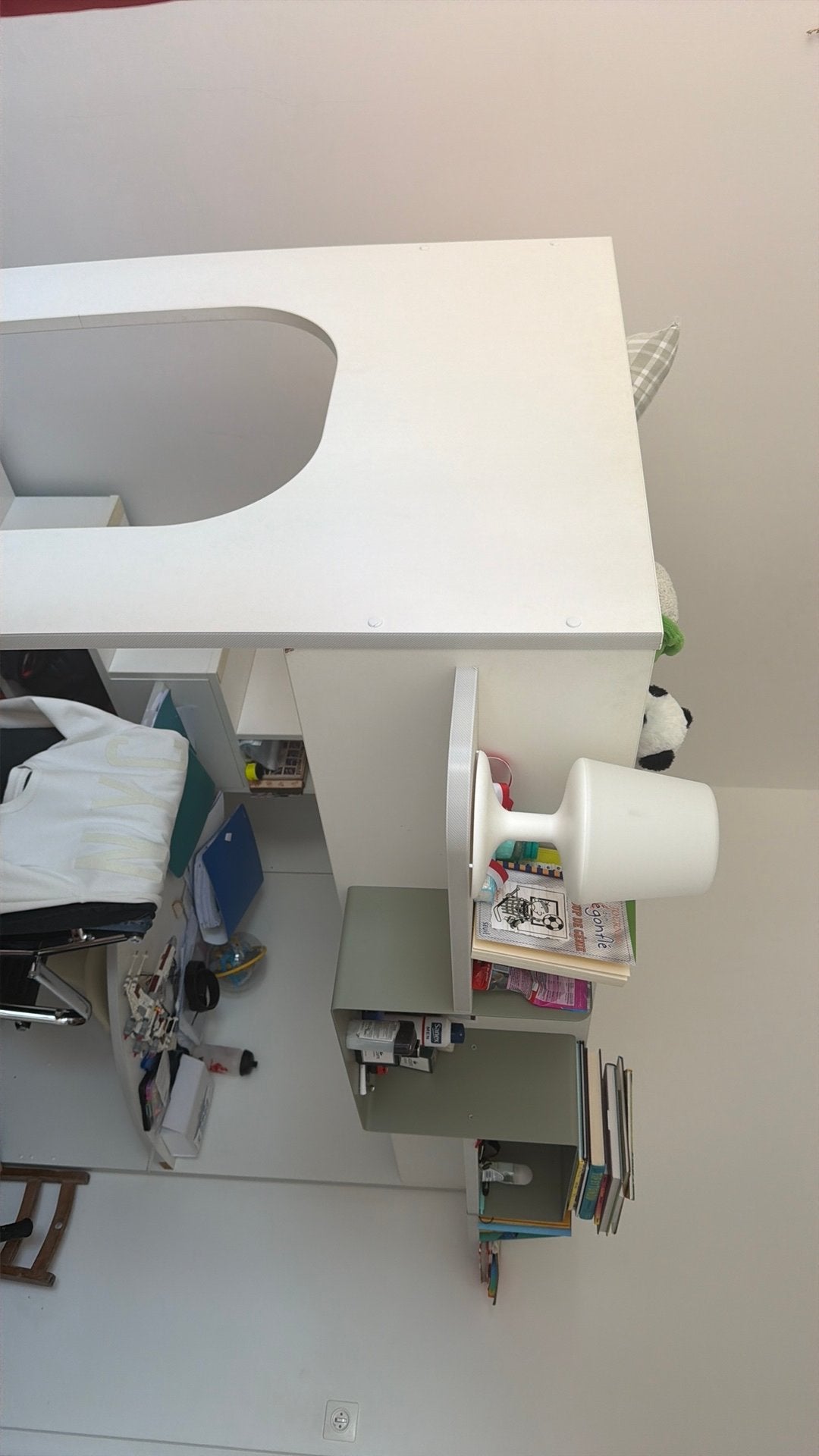Lit en hauteur avec bureau intégré, Enfants & Bébés, Chambre d'enfant | Linge de lit, Enlèvement, Comme neuf