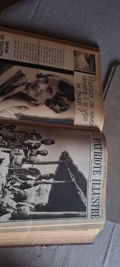 Oud boek 1930 le patriote illustrë, Ophalen