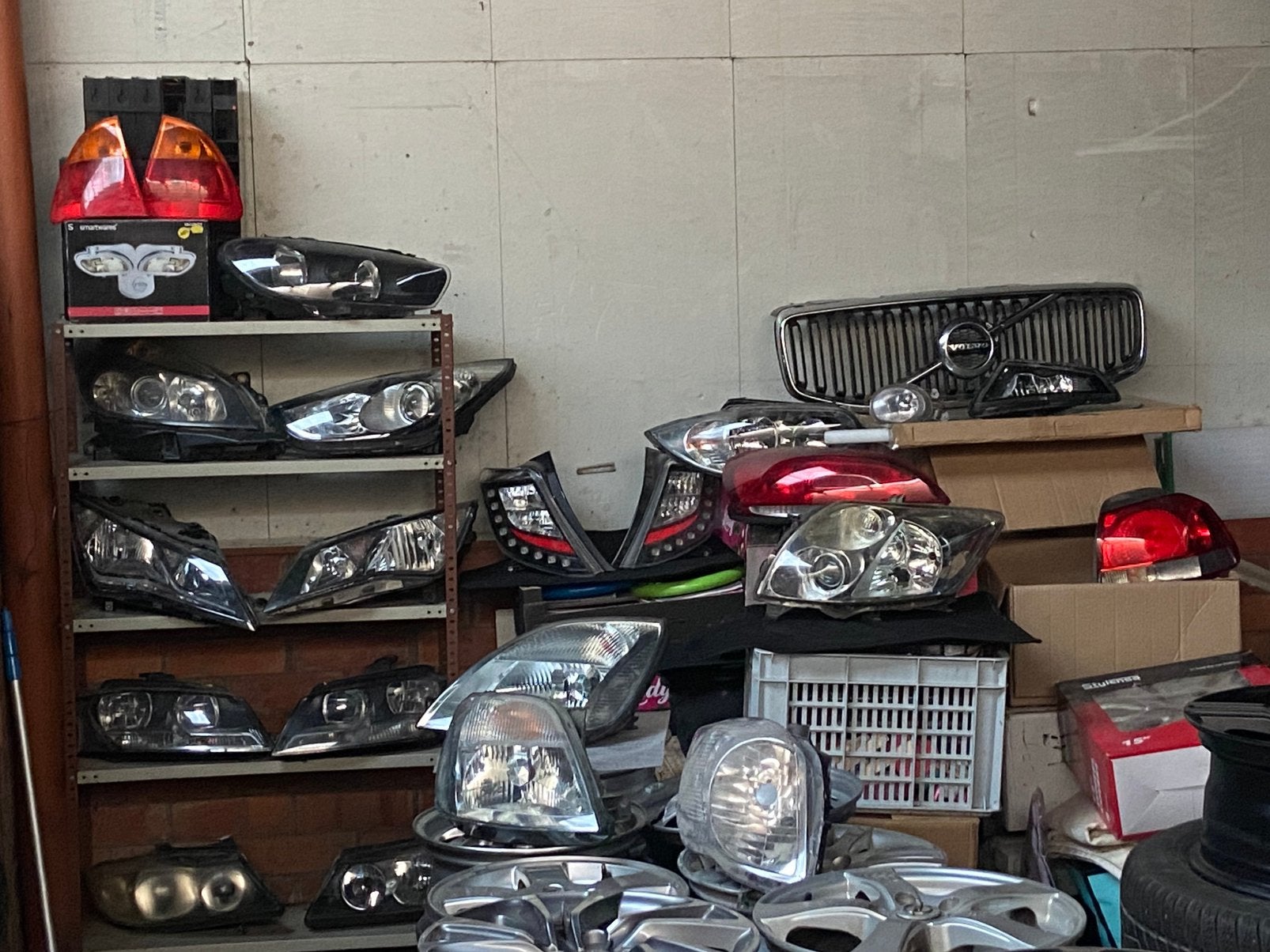 GARAGEOPRUIMING – een  partij koplampen & achterlichten, Enlèvement, Audi