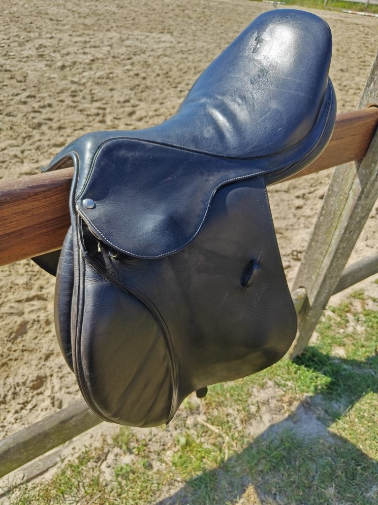 Top zadel Zaldi Royale springzadel 17", Dieren en Toebehoren, Paarden en Pony's | Zadels, Gebruikt, M (17 inch), Springen, Middel