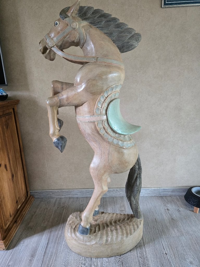 Houten paard, Ophalen