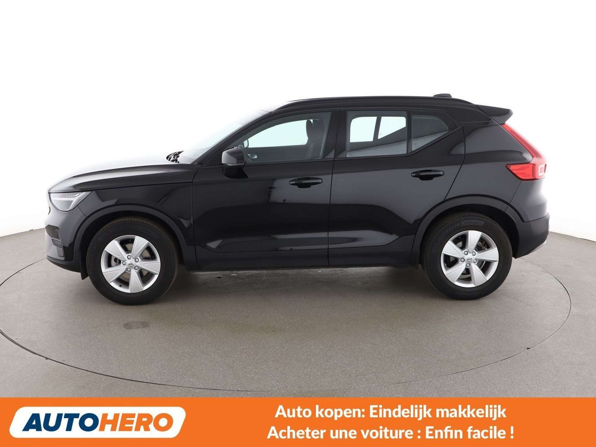 Volvo XC40 1.5 T2 Essential 2WD (bj 2024, automaat), Auto's, Stof, Gebruikt, Zwart, 95 kW