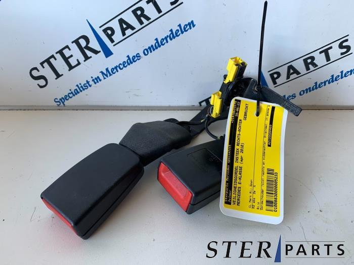Insertion ceinture de sécurité arrière droite d'un Merced, 3 mois de garantie, Utilisé, -, -