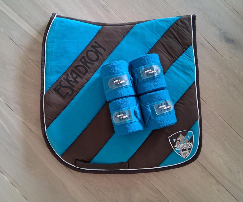 Eskadron choco/petrol dressuurset, Dieren en Toebehoren, Katoen, Dressuurdekje, Ophalen of Verzenden, Zo goed als nieuw