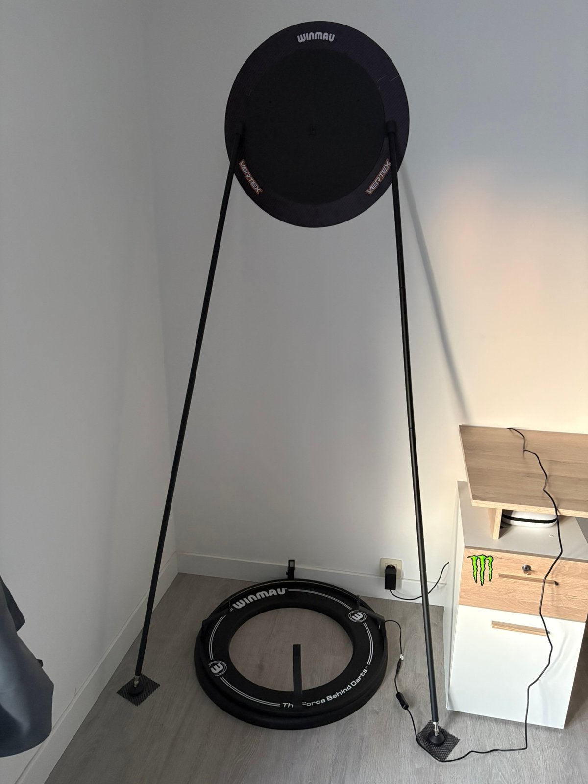Winmau vertex dartbord stand, Ophalen, Zo goed als nieuw
