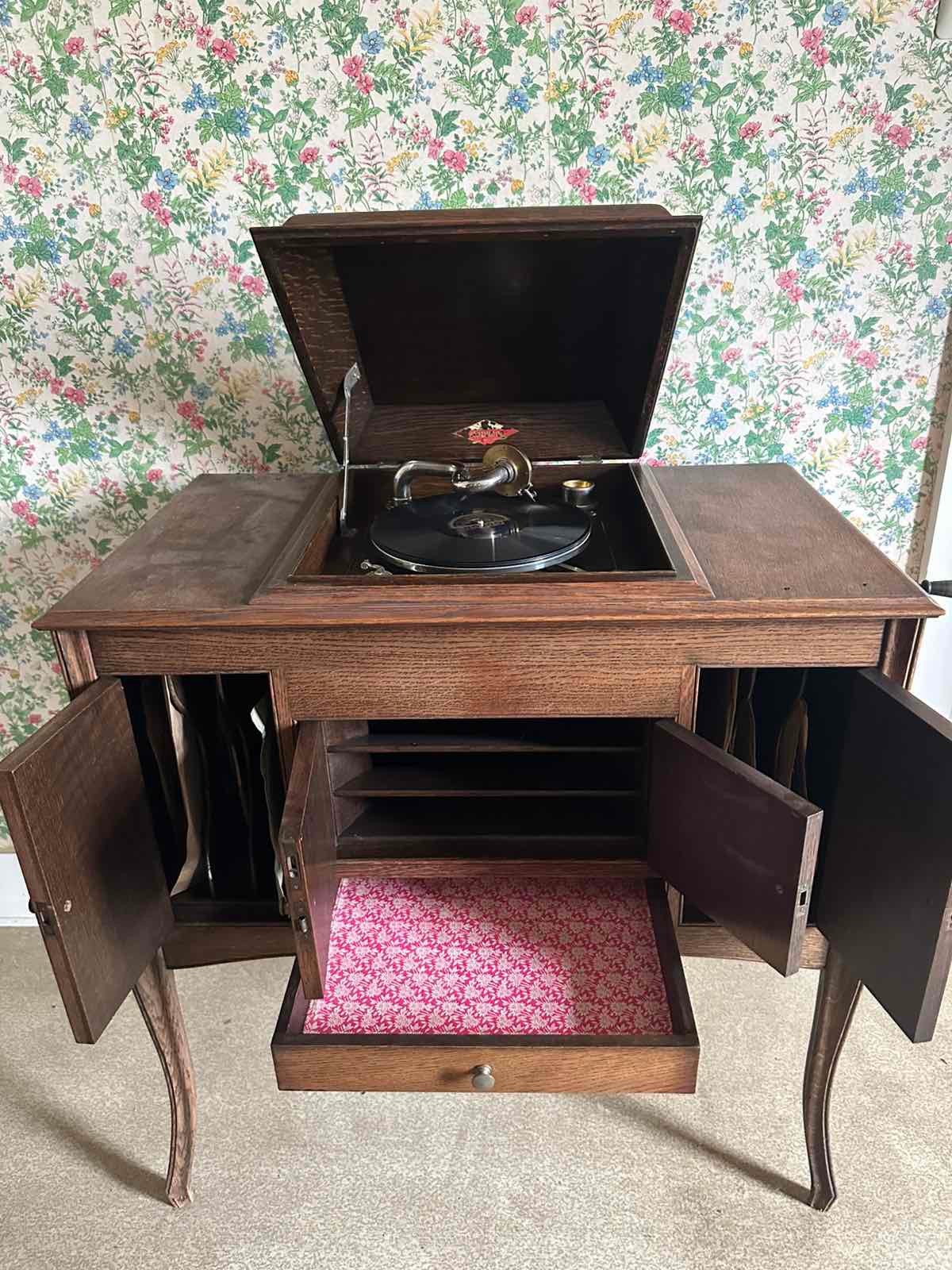 Ancien Meuble Gramophone / Phonographe à manivelle Odéon, Antiquités & Art, Antiquités | TV & Hi-Fi, Enlèvement