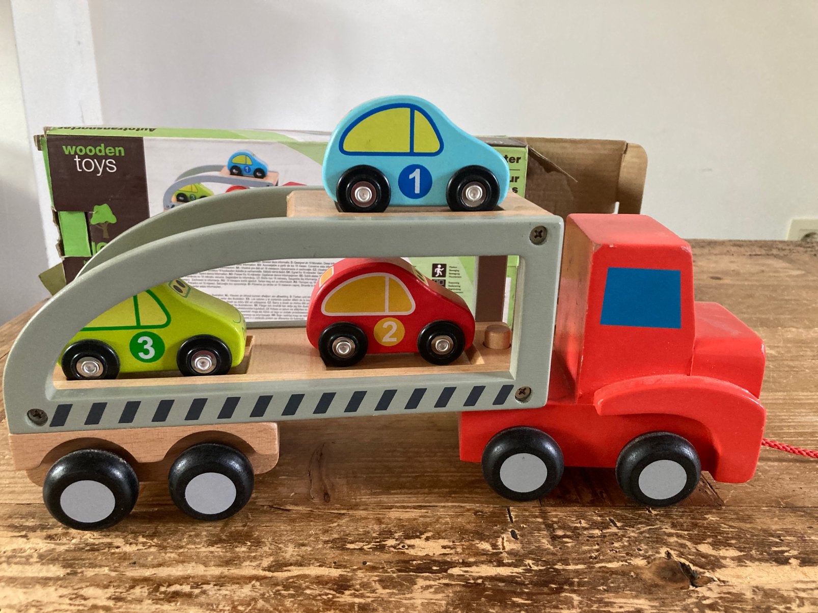 Transporteur de voitures en bois avec 3 voitures, Enlèvement ou Envoi, Comme neuf