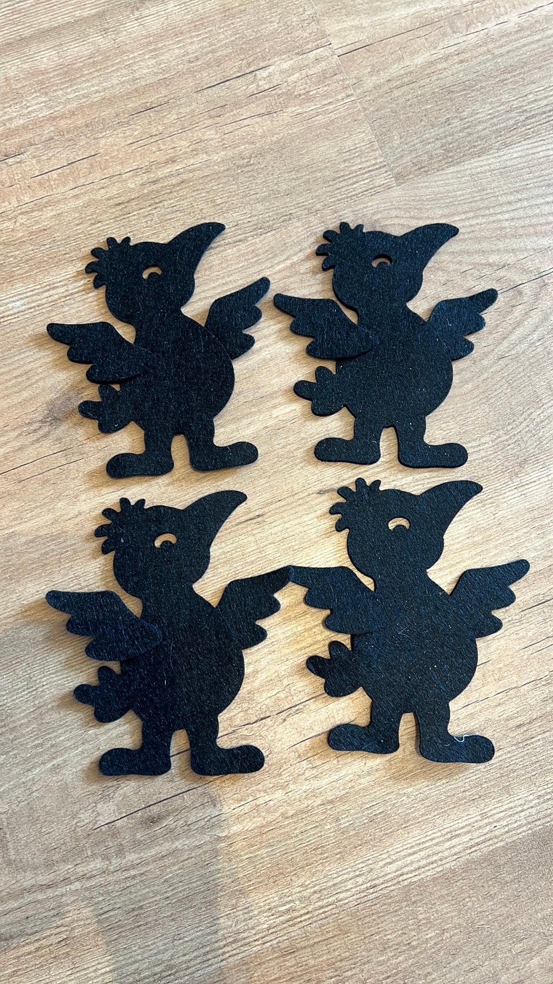 4 vilten zwarte vogels, Enlèvement