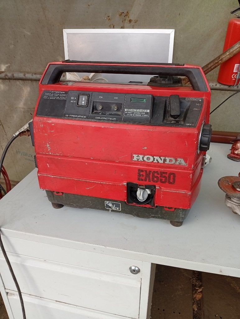 Zeer stille  Honda Generator, Doe-het-zelf en Bouw, Aggregaten, Ophalen, Gebruikt, Benzine, Geluidgedempt