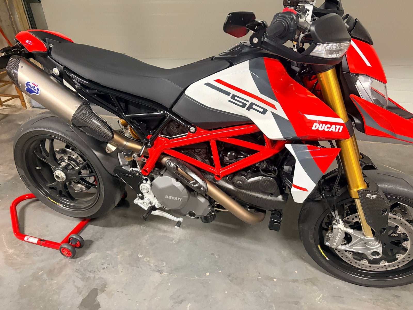 Ducati Hypermotard 950 SP - 2024, Motoren, Motoren | Ducati, 2 cilinders, Gebruikt, Particulier, Quickshifter