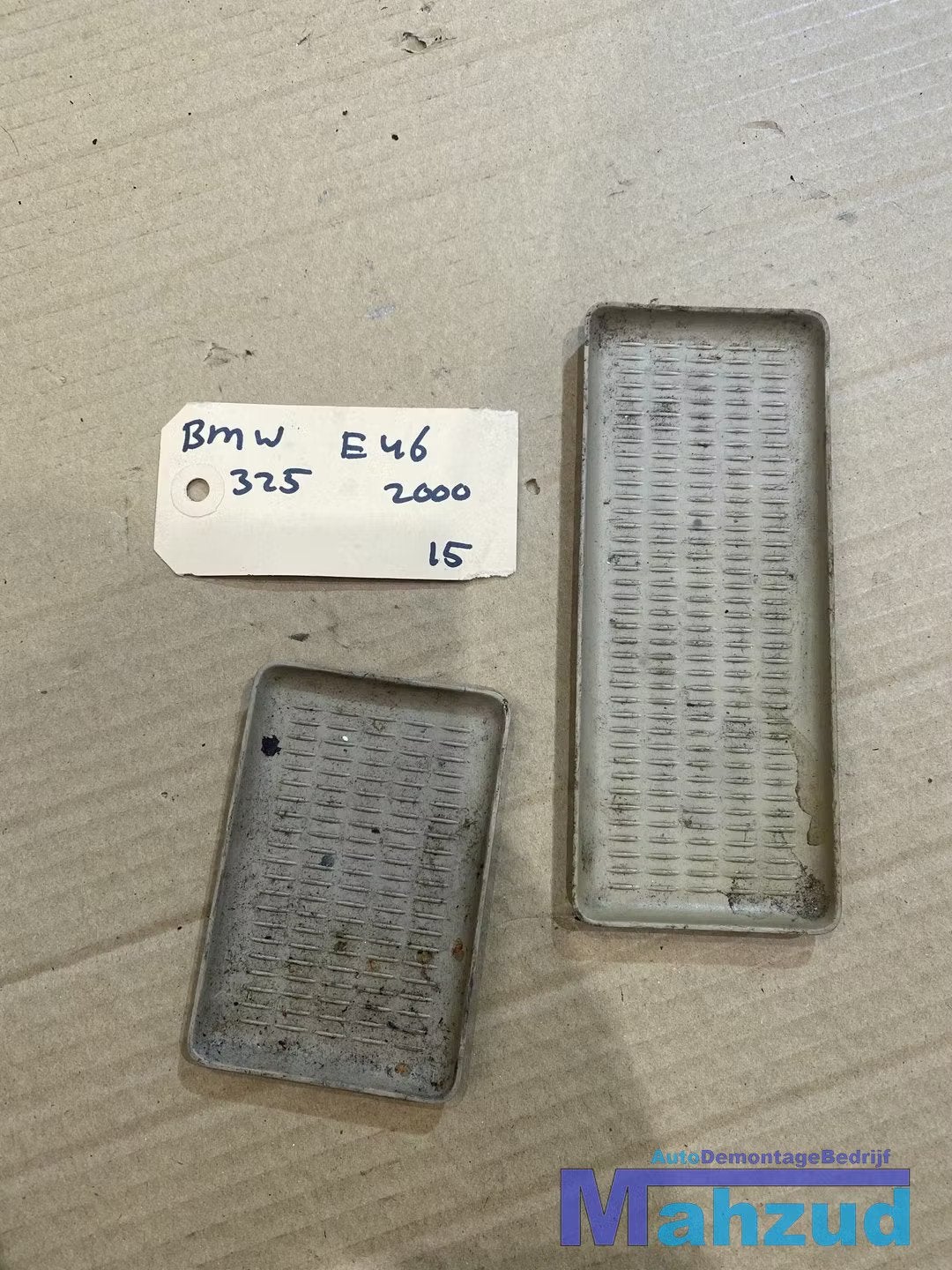 BMW 3 SERIE E46 Dashboard opbergbakmat matjes, Auto-onderdelen, Petuelring 130
80788  Munich, DE, Gebruikt, Info@bmw.de, BMW