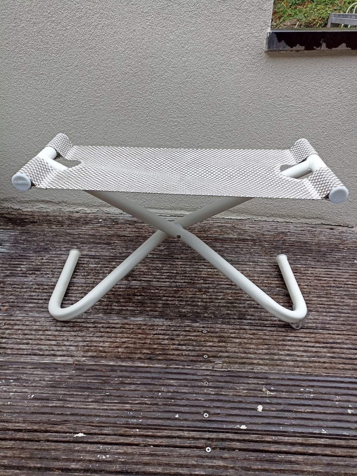 Emu taupe witte voetsteun, Ophalen, Zo goed als nieuw, Metaal