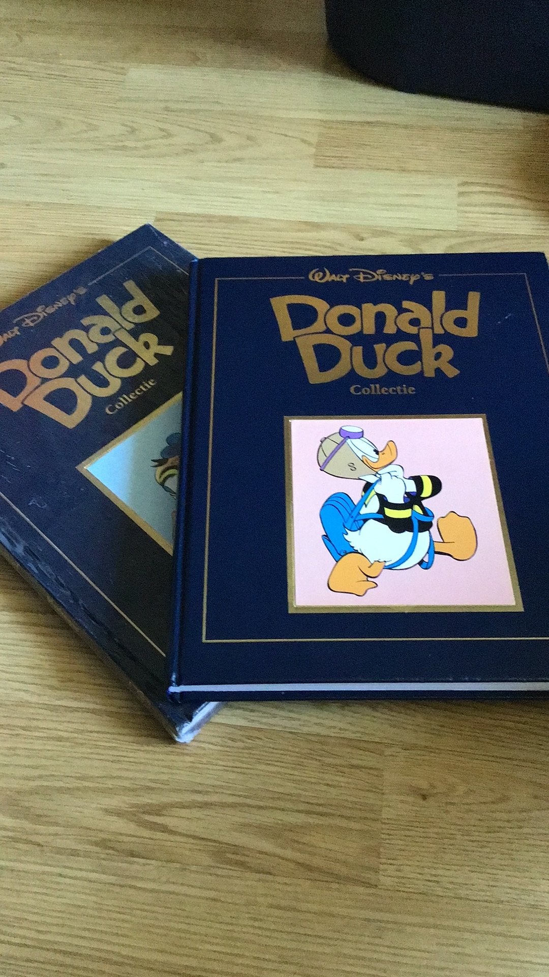 2 boeken van donald duck.  1 boek nog in verpakking., Boeken, Ophalen, Zo goed als nieuw