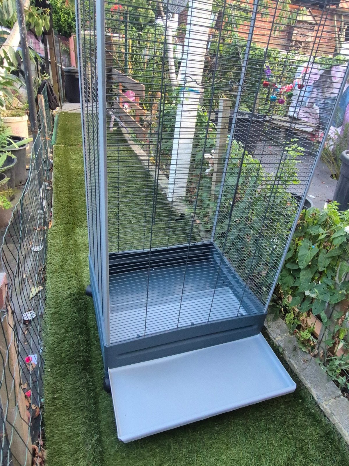 cage, 2 calopsittes, mangeoires&abreuvoirs + jouets., Animaux & Accessoires, Oiseaux | Cages & Volières, Enlèvement ou Envoi, Comme neuf
