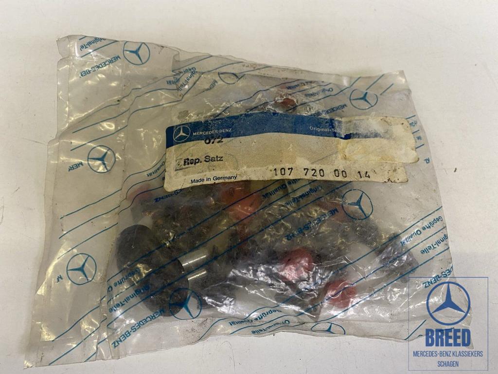 NOS reparatieset deuraanbouwdelen voor Mercedes-Benz R107 C1, -, Deur, Nieuw, Ophalen of Verzenden