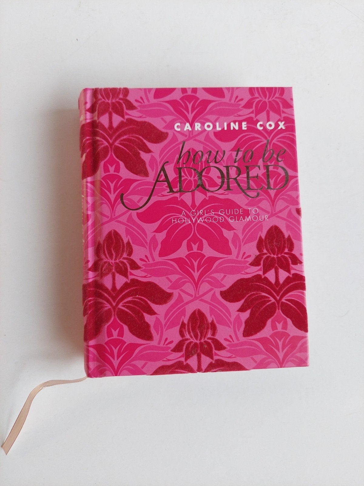How to be adored - Caroline Cox, Enlèvement