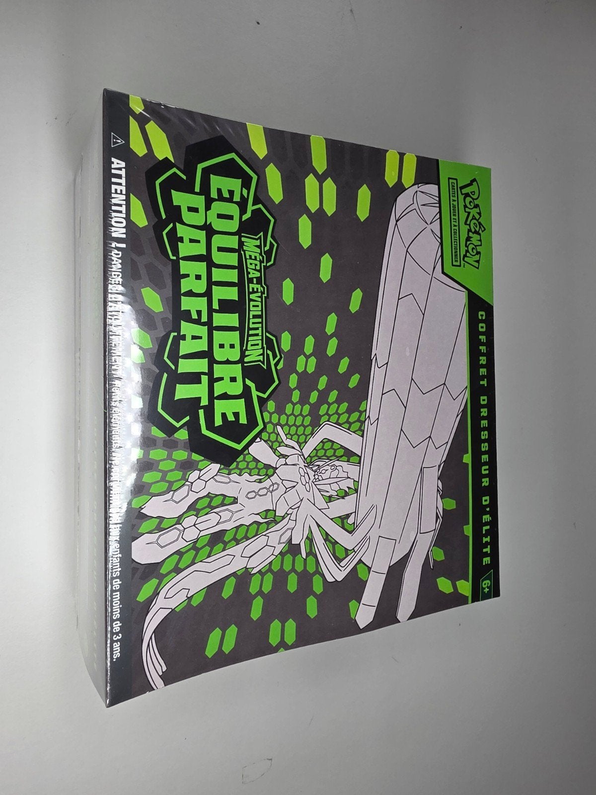 1 Trainer Box Équilibre Parfait !, Enlèvement ou Envoi, Neuf, Booster box, Foil