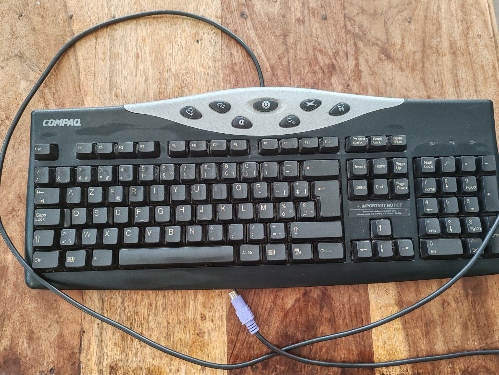 COMPAQ azerty computertoetsenbord, Computers en Software, Toetsenborden, Ophalen of Verzenden, Azerty, Numeriek gedeelte