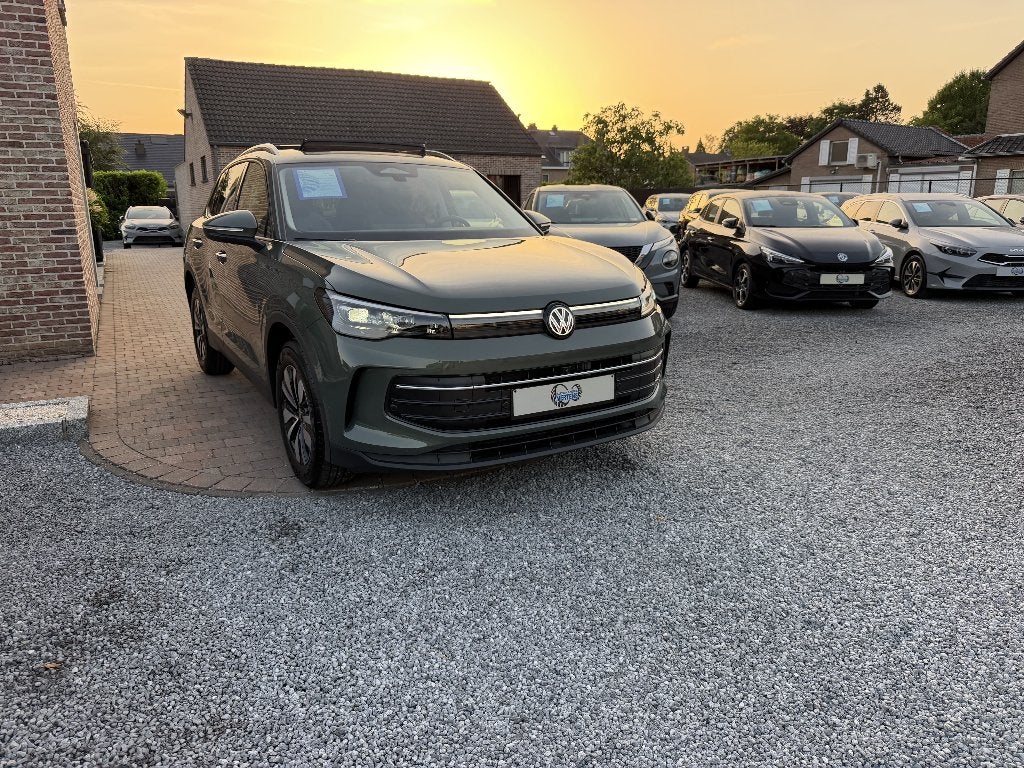 Volkswagen Tiguan 1.5eTSI DSG PANO IQ-LIGHT 30 YEARS EDITION, Automaat, 1498 cc, 4 cilinders, Leder en Stof